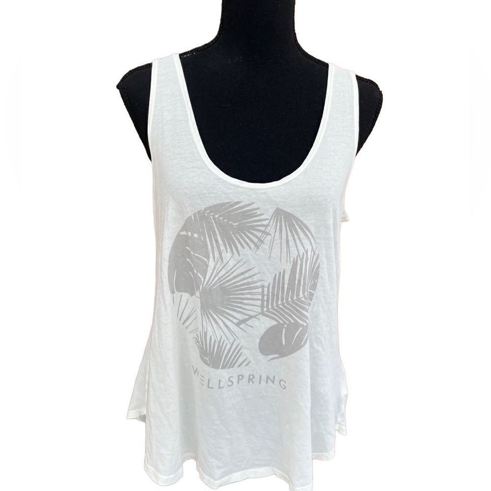 Wanderlust ivory /gray graphic tank top size M